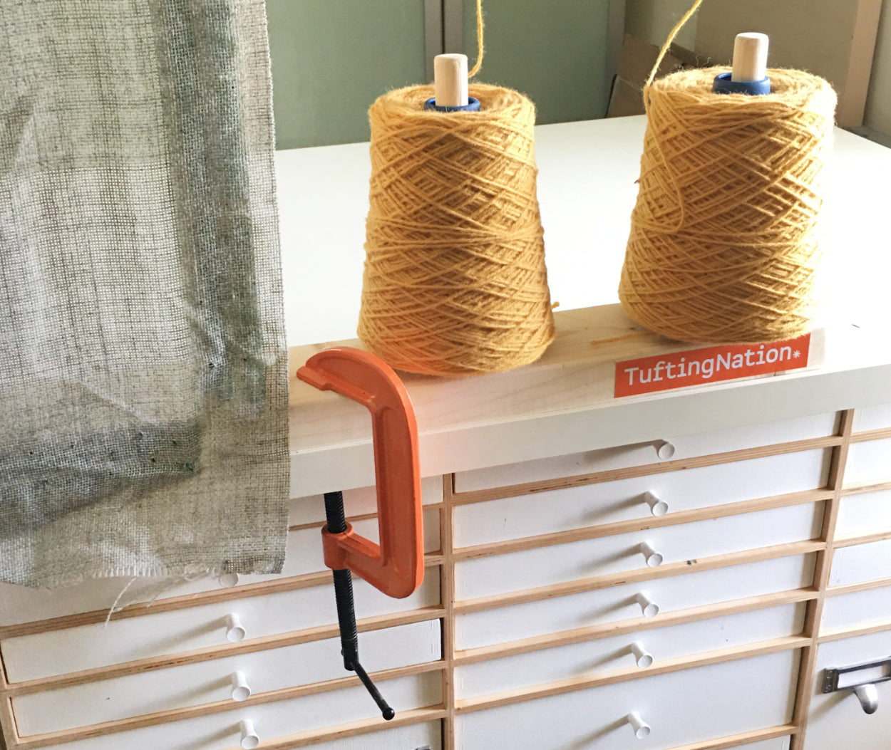 How to attach tufting frame to a desktop | TuftingNation